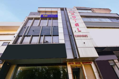 FabHotel Royal Residency Sector 11
