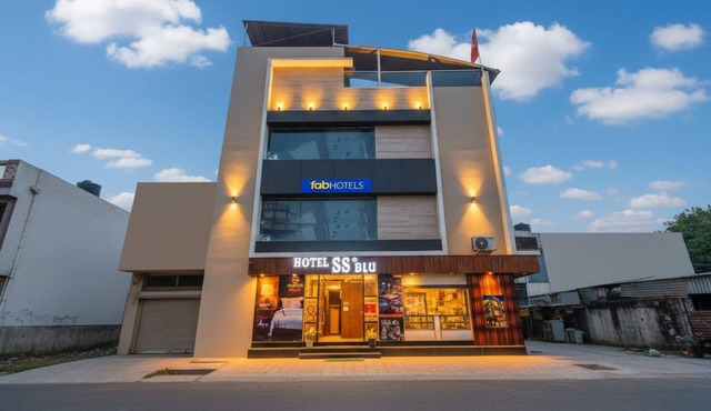 Fabhotel Ss Blue