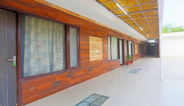 Fabhotel Vasant Villa