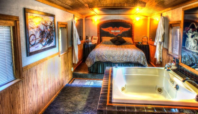 Featherbed Railroad B&B Resort in Nice