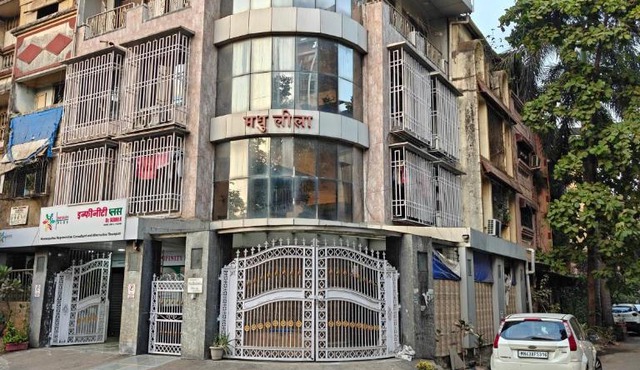 Garden-View Studio Apartment in Sanpada, Navi Mumbai