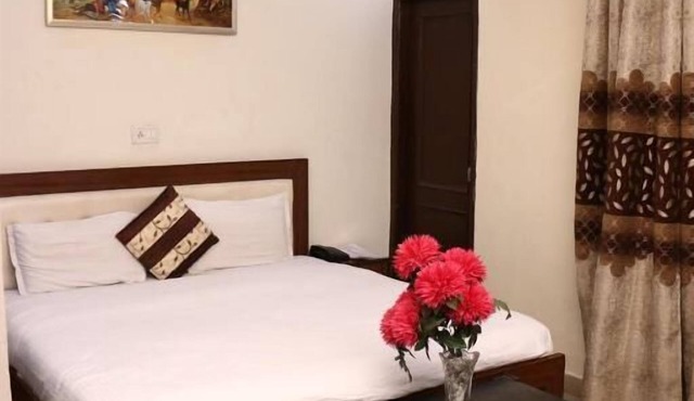 GAURAV RESORTS AND APARTMENT