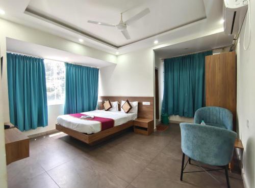 Gayathri Metro Deluxe Rooms