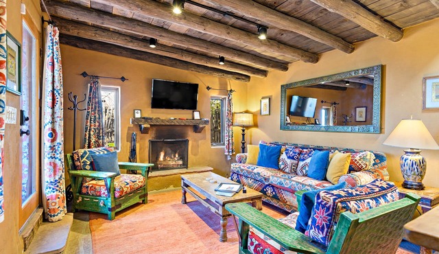 Genuine Santa Fe Work of Art | Near Canyon Rd | Patio | 2 Masters in Santa Fe