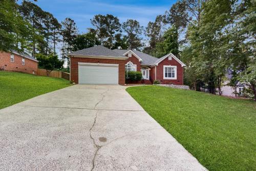 Golf, Hike & Explore Augusta: Family Home w/Yard in Evans