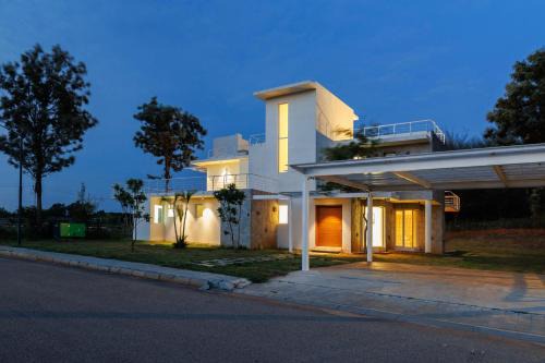 Golfers Arena Jacuzzi BBQ 40min HSR E-city