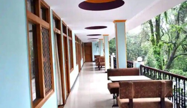 Goroomgo Moon Nainital