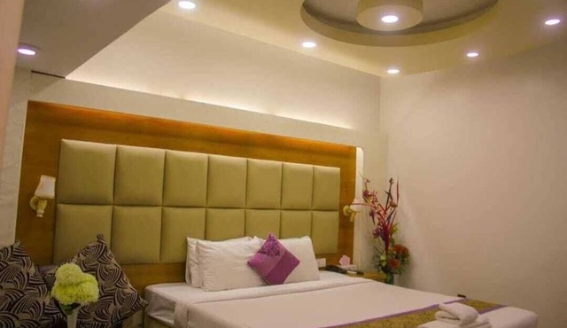 Grand Plaza Hotel