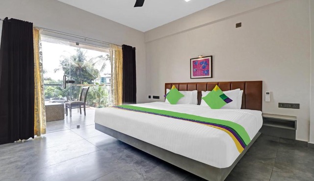 Grand Vistara Airport Suites with Complimentary One way Airport Transit at 500 metres from Cochin Airport