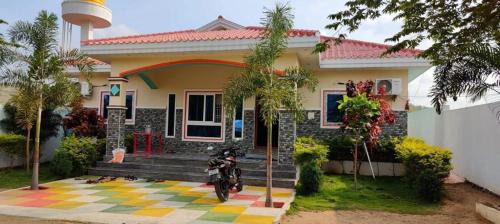 GTR Royal Palace cottage