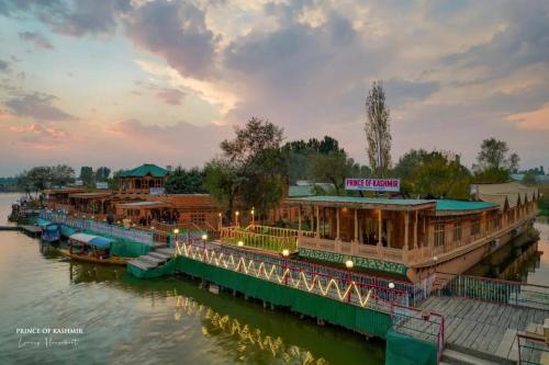 Heritage Prince of Kashmir Luxury Houseboat