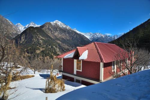 Himalaya Vista - 1km Uphill Hike from Main Road