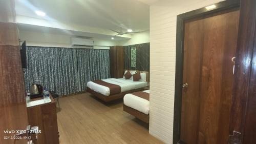 Hotel Abraj Inn in Mumbai