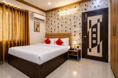 HOTEL AMRAPALI NEAR CA CIRCLE Udaipur
