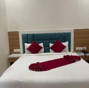 Hotel Apple Rose Near Harish Dhaba
