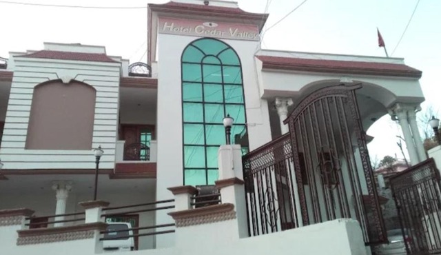 Hotel Cedar Valley