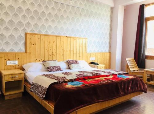 HOTEL CORNER RETREAT 2min walking from Mall Road