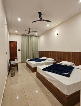Hotel Dharohar