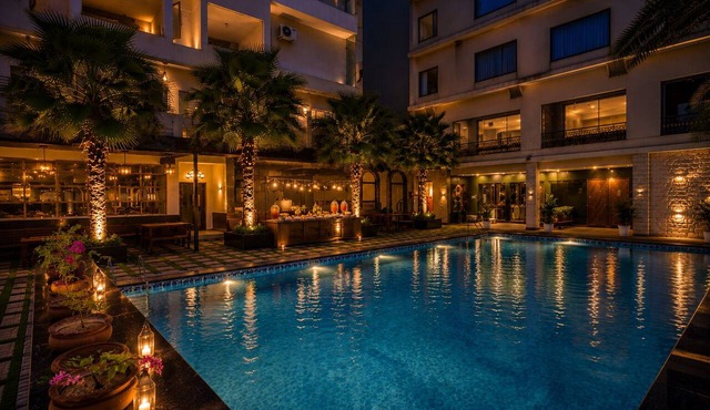 Hotel Escala - Near Golden Gate Amritsar