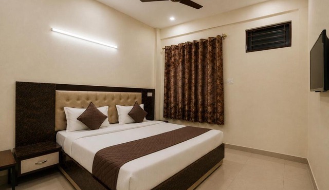 Hotel Galaxia Inn Near PEC College
