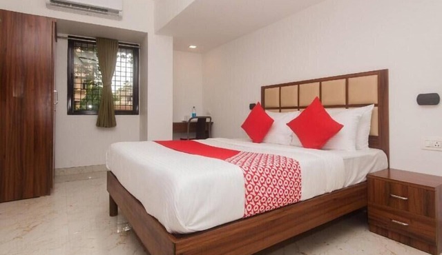 Hotel Grand Plaza in Mumbai