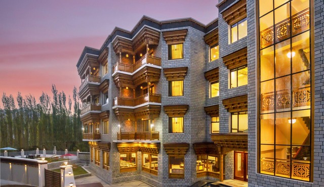 Hotel Gyalpo Residency - A Mountain View Luxury Hotel in Leh