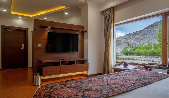 Hotel Gyalpo Residency - A Mountain View Luxury Hotel in Leh