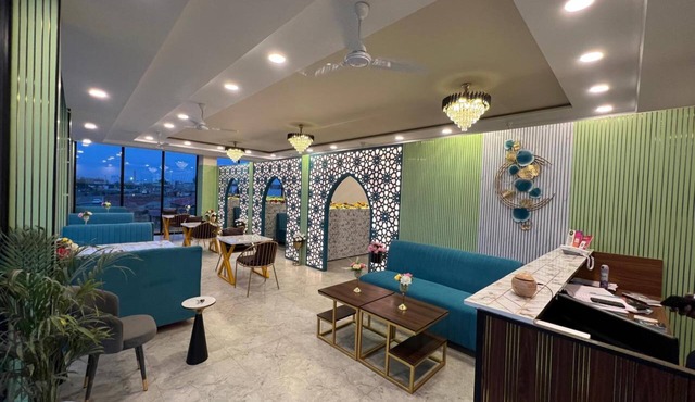 Hotel Highway Retreat