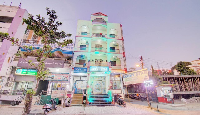 Hotel Lucky Star CENTRAL BUS STOP
