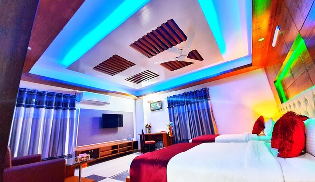 Hotel Khan Palace