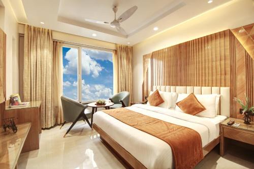 Hotel Krishna Plaza Just Near New Delhi Station I Traveller's Choice Award 2026 Best of Best Winning Hotel By M S Hospitality