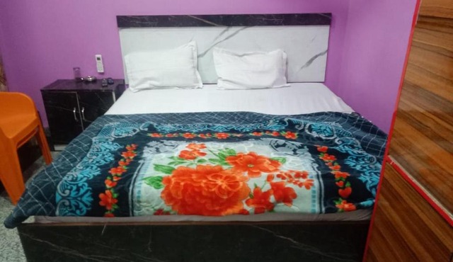 Hotel lakhdatar and family restaurant
