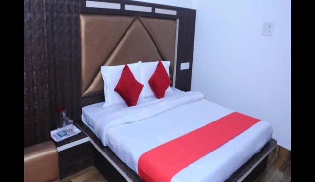 Hotel Lords Paradise