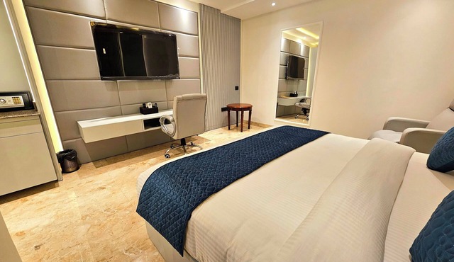 Hotel Mansarover Paradise