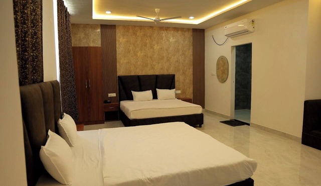 Hotel Maurya Greens
