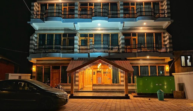 Hotel Mid Orchard Kasol -River Side