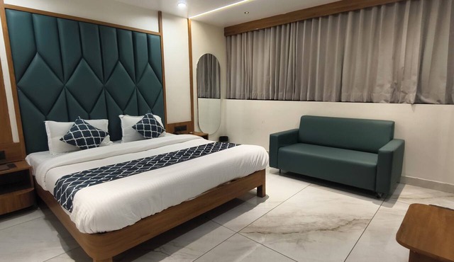 HOTEL MOJO STAY in Ahmedabad