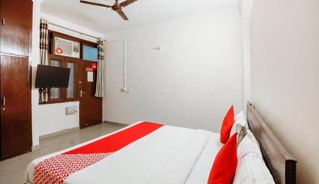 Hotel O Av Residency Near Botanic Garden Of Indian Republic