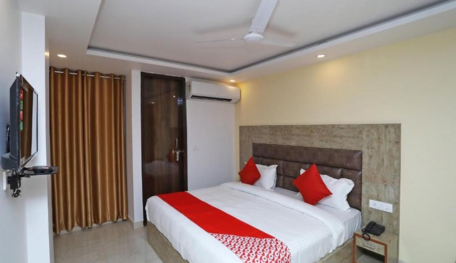 Hotel O by OYO Royal Stay