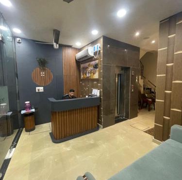 Hotel OM Near Jallianwala Bagh