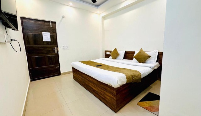 Hotel Poonam Palace - ILBS Hospital