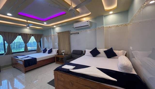 Hotel Raj