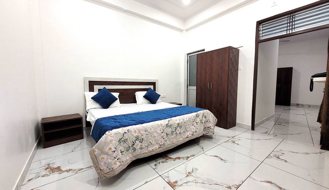 Hotel Ram Ghat Inn