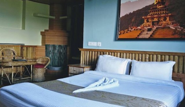 Hotel Ravongla Star