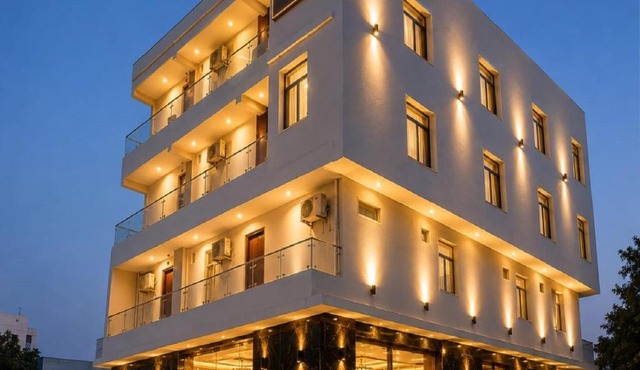 Hotel Re Conect Near Delhi Airport