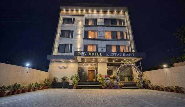 Hotel RRV with Free Parking