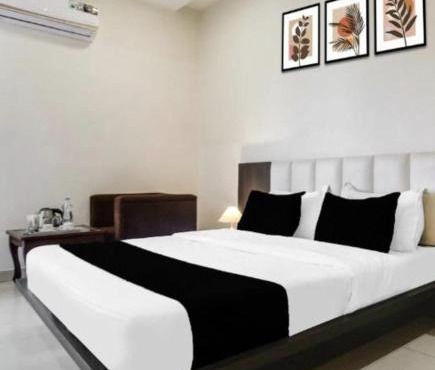 Hotel SSR stay near golden temple