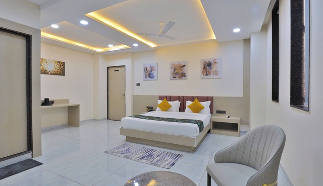 Hotel The Grand Radhey