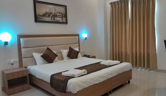 Hotel The Luxem