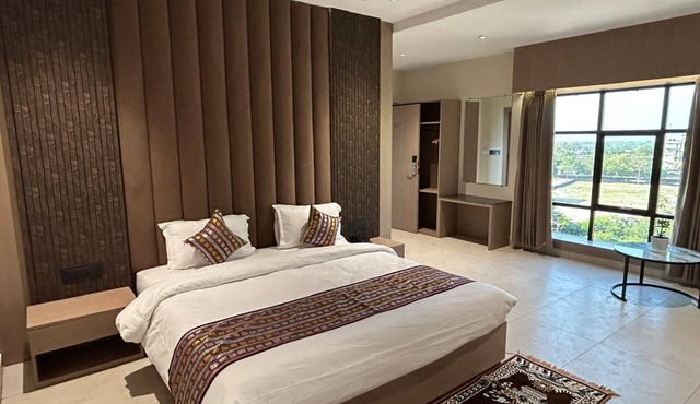 HOTEL THE ROYAL KESHAR